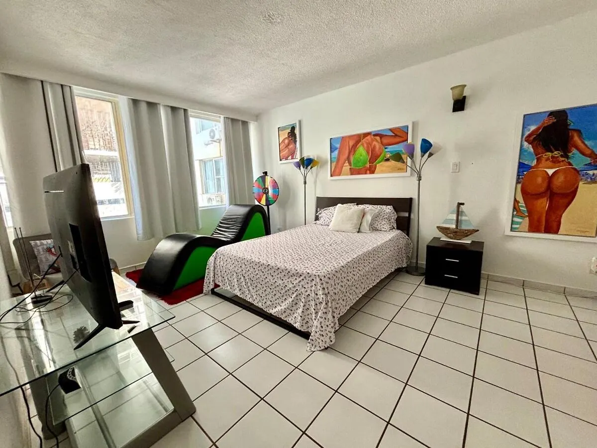 Condado Beachfront Tantra Apartment Σαν Χουάν